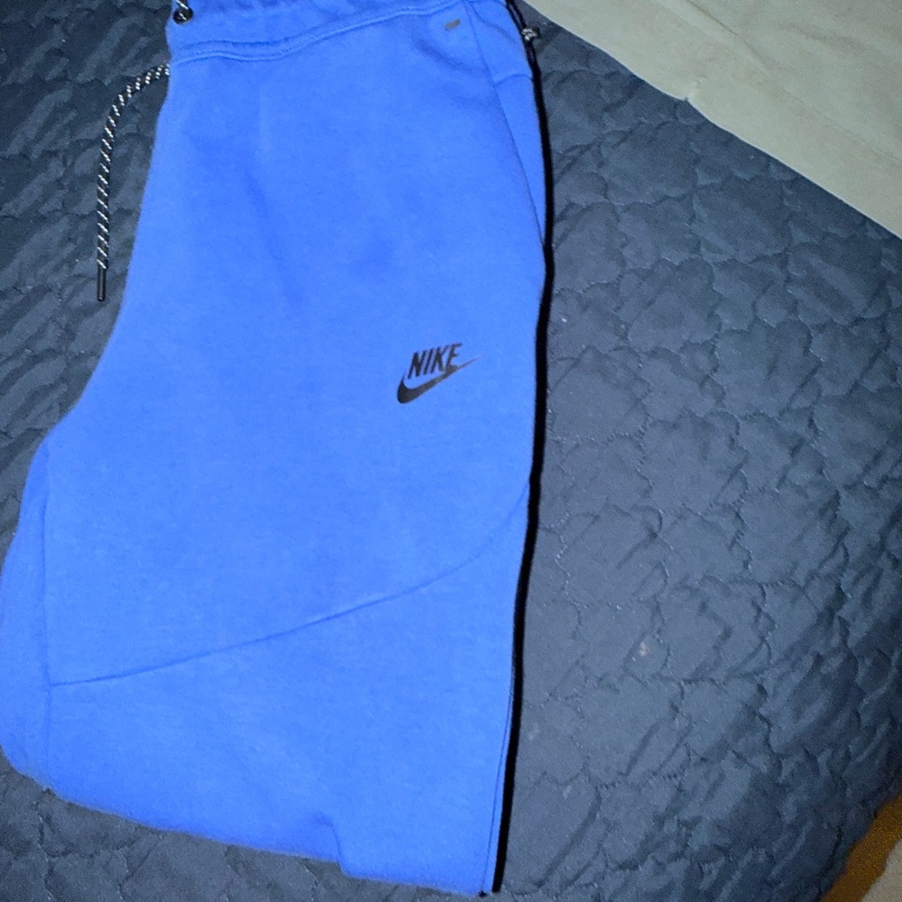 Nike Men's Athletic Royal Blue sweatpants - Picture 4 of 4